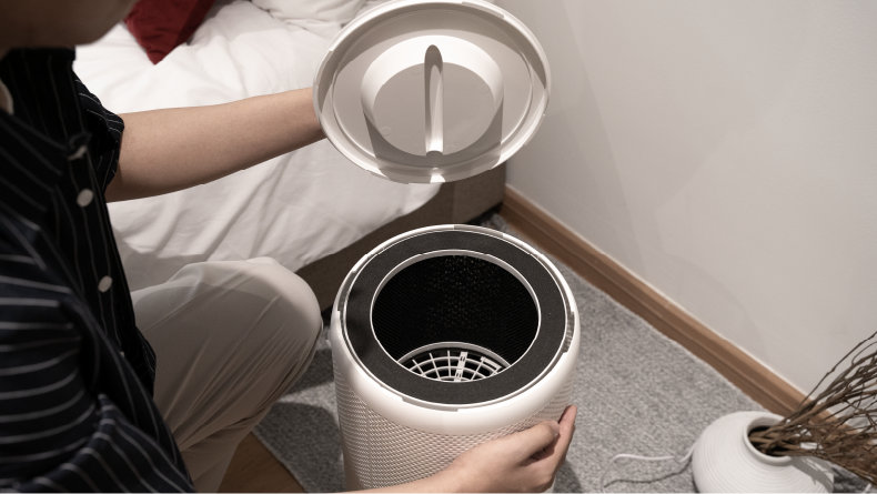 Step 3 : Insert the new filter.