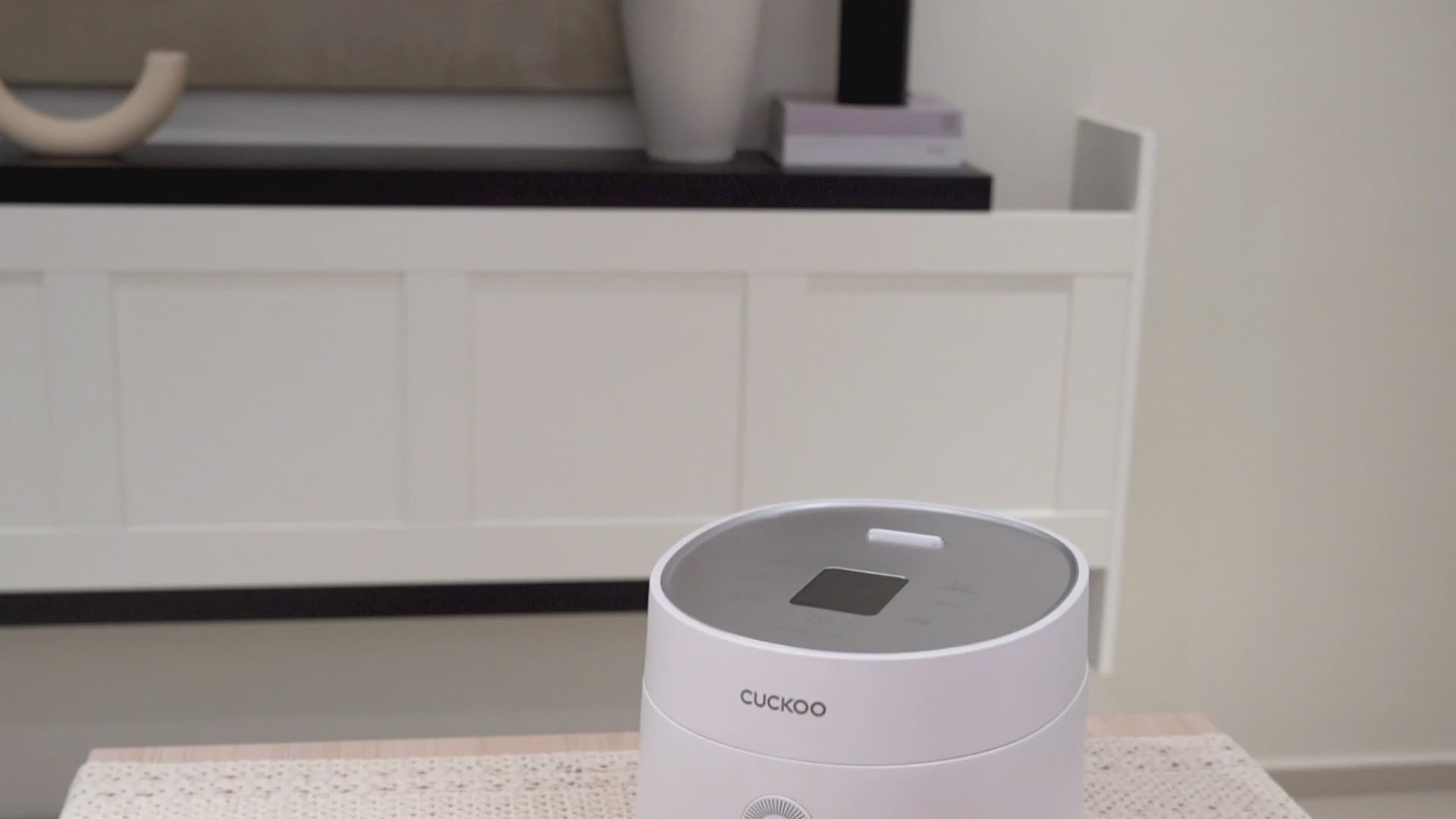Load video: Cuckoo CR-0675F